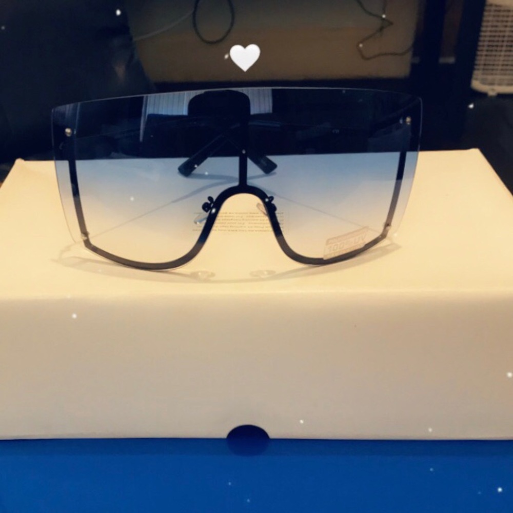 Sunglasses 😎